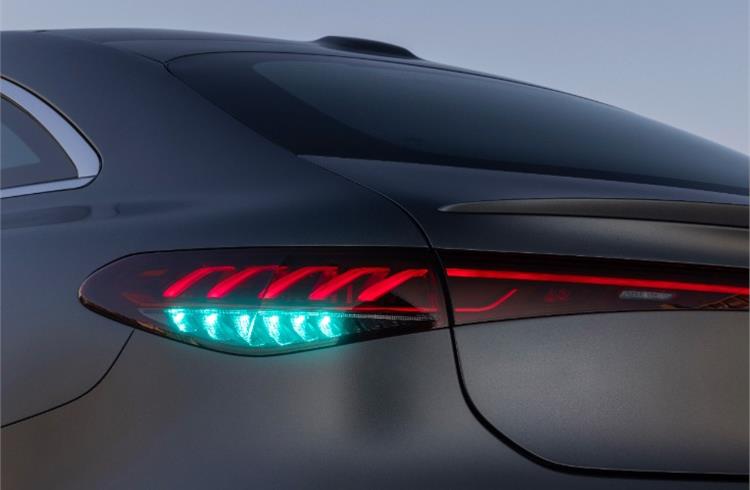 Mercedes-Benz to use turquoise lights for self-driving cars