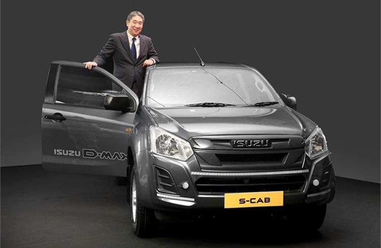 Ken Takashima, Deputy Managing Director, Isuzu Motors India, and the BS VI and D-Max S-Cab. 