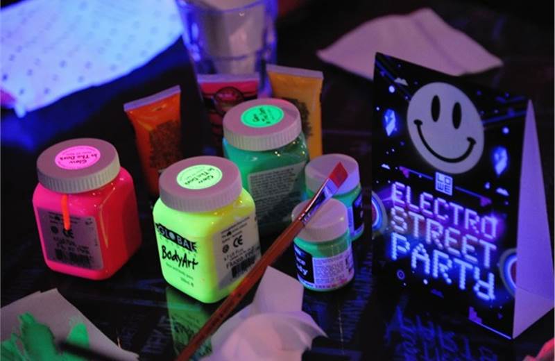 Spikes party pictures: Lowe's 'Electro Street Party'