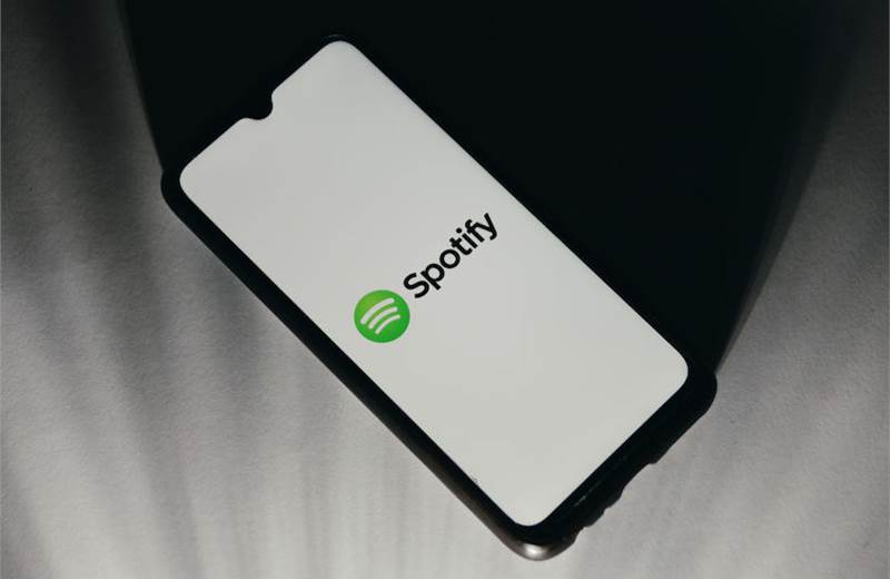 Spotify beats Q4 subscriber projections but prepares to further rein in spend