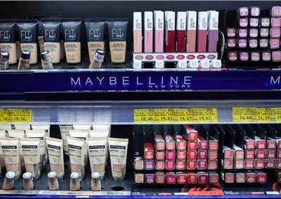 Maybelline to pull out of department stores in China