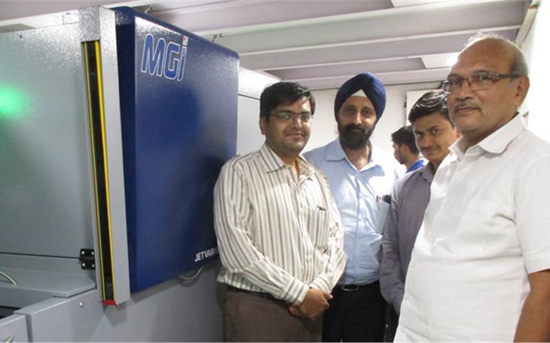 Manifold brings in Mumbai’s first MGI Jetvarnish