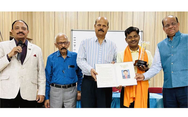 Ravi Srivastava receives Print Shree Award 2023