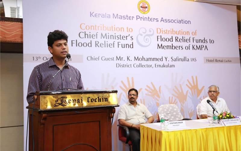 Kerala floods: KMPA distributes relief funds to victims