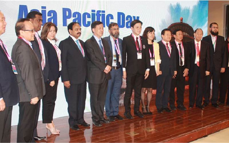 On the inaugural day, China Print hosted the Asia Pacific Day, which was attended by 150 printers from the associations belonging to 15 countries in the region. Speaking on the occasion, AIFMP president Kamal Chopra applauded China Print organisers for putting up a great show. “We should be proud to be printers,” he said