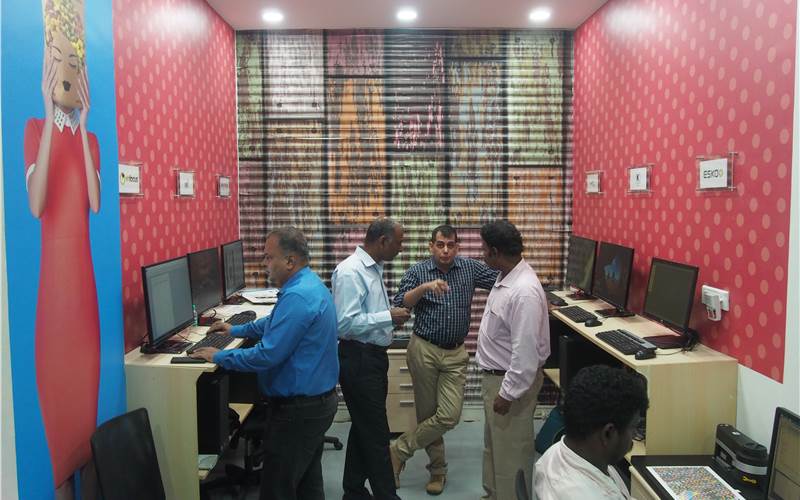 The centre which has been developed with a massive investment of 25 crore also has a wide range pre-press and software solutions from various service providers including Esko Graphics, Haiyaa, Color Logic, Human Eyes, Enfocus and HP Mosaic. Seen in the picture is the software solutions live interaction section in the centre