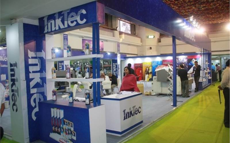 InkTec has been developing and supplying various high quality inks for digital printer. These are based on the inkjet technology used in everything from regular office printers to printers for actual photos in the outdoors. InkTec has developed a UV-curable inkjet printer, Jetrix, and high-quality UV ink with cutting-edge technology in the inkjet area