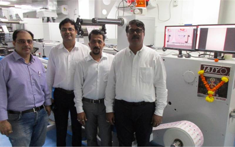 Gaurav Sachdev (l) of Standard Printers with Hemant Pathak, Sunil Sawant, BS Rana of Label Solutions