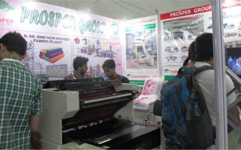 Prosper Group speciaises in designing and developing a wide range of machines at reasonable prices. It is a leader in non-woven bag-making machine