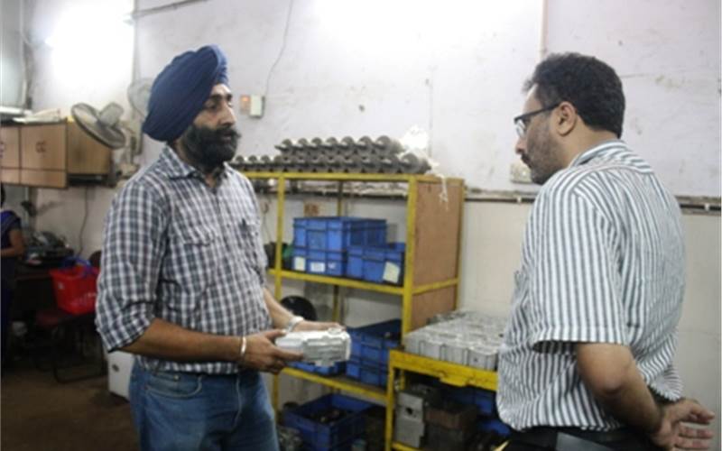 Amarjeet Singh informs Ramu Ramanathan that it produces vacuum pumps that suit all the leading brands sheetfed presses. This includes: Planeta, Heidelberg, Sahil Graphics, Excel Machinery, Electro Mec, Komori, Daya, etc.