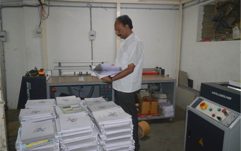 The Latur plant currently converts 40 tonnes of paper in a month and uses 600kg inks. The pre-press of Arty is equipped with Basysprint platesetter