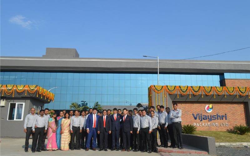 Today, Vijayshri is one of the biggest packaging houses in Central India with an installed capacity of 2,000 tonnes per month in order to cater to packaging and corrugation needs of pharmaceutical, FMCG, food, oil, sweets and garments segments