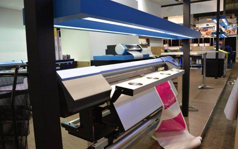 Targeting the packaging market with its print and cut wide-format printing machines