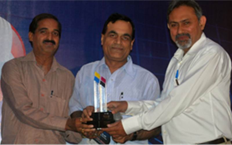 DTP Print-O-Pack from Jammu wins a screen printing award at Ludhiana