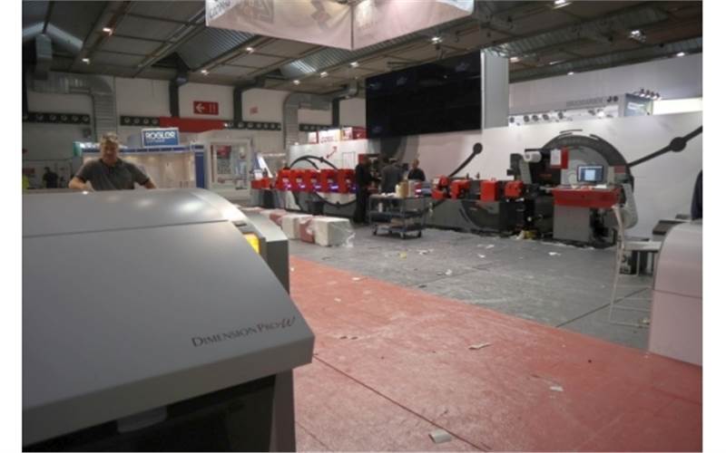 Running against time, from firing plates to configuring the machine to printing the job, Codimag aims to accomplish all this in 30 minutes on its Viva 340 Evolution Aniflo press, that combines dry offset and anilox ink delivery system