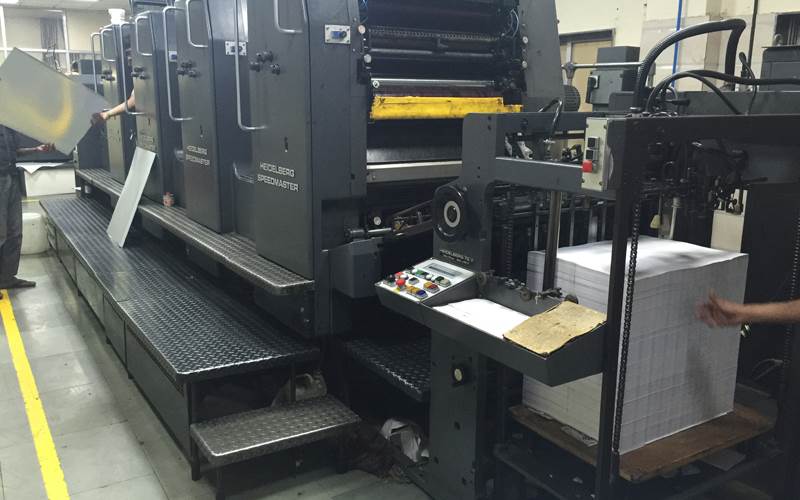 Heidelberg SM 72-V used for printing four-colour jobs on uncoated paper