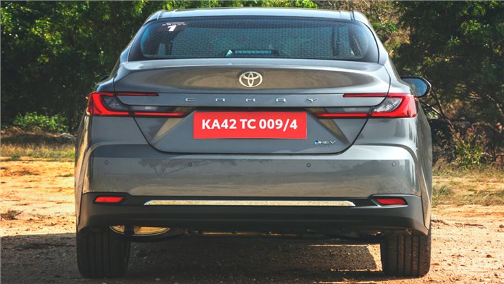 2025 टोयोटा कैमरी रियर 2025 टोयोटा कैमरी रियर